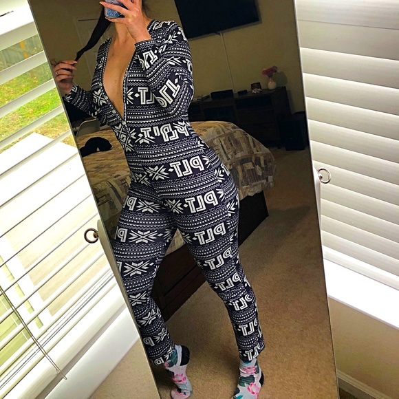 Prettylittlething navy pajama jumpsuit size 10 - Picture 3 of 8